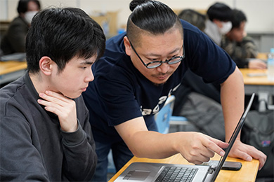 ビジネスプラン策定にAIを活用した実践的産学連携授業を実施しました