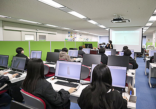 総合情報ビジネス科2年生の授業紹介