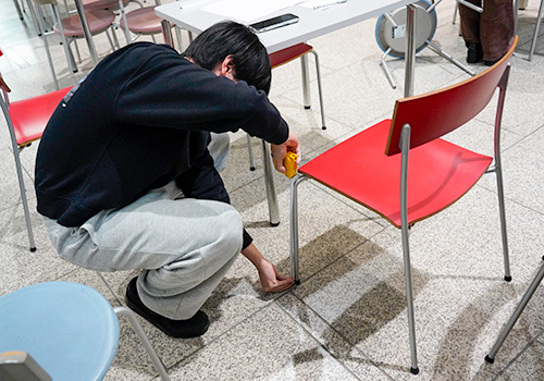 椅子の寸法を測定する！