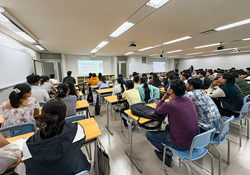 １年生（ねんせい）も会社説明会（かいしゃせつめいかい）に参加（さんか）しました！